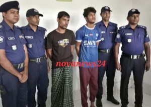 ভ্যান চুরি করতেই নিজ ভাইরাভাই ইখলাসকে হত্যা করে মেহেদী  তরিকুল ইসলাম মিঠু, যশোর প্রতিবেদক: নতুন ইঞ্জিনচালিত ভ্যান চুরি করতেই নিজ ভাইরাভাই ইখলাস(২৬)কে হত্যা করে মেহেদী ও তার সহযোগী আশরাফুল আলম(২১)। বৃহস্পতিবার(২৪ই সেপ্টেম্বর) দুপুর দুইটার সময় যশোর পুলিশ সুপারের কার্যালয় সাংবাদ সম্মেলনে সংবাদ মাধ্যমকে এ তথ্য জানান সহকারী পুলিশ সুপার আরিফ হোসেন (নাভারণ সার্কেল)। তিনি বলেন, ইখলাস গত ১৯ সেপ্টেম্বর (শনিবার) সকালে নিজের একটি নতুন ইঞ্জিনচালিত ভ্যান নিয়ে বাড়ি থেকে রাস্তায় ভাড়া খাটার উদ্দেশ্যে বের হয়। সকাল দশটার দিকে তারই ভাইরা ভাই মেহেদী তাকে ফোন করে পেঁপে বাজারে নিয়ে যেতে হবে বলে ঝিকরগাছা ডেকে নিয়ে আসেন। এরপর তাকে দুপুরের দিকে কোল্ড ড্রিংকে ঘুমের ট্যাবলেট মিশিয়ে খাইয়ে তাকে উপজেলার গঙ্গানন্দপুর পূর্বপাড়া এলাকার কপোতাক্ষ নদে নিয়ে যায়। সেখানে মেহেদী ও আশরাফুল আলম দু'জনে তাকে গলায় গামছা পিছিয়ে হত্যা করে। তার গলায় চারটি ইট ঝুলিয়ে নদীতে পাট জাগের ভিতরে ঢুকিয়ে দেয়। এরপর ইখলাসের ভ্যানটি গোপন স্থানে রেখে তারা গা ঢাকা দেয়। স্থানীয়দের মাধ্যমে খবর পেয়ে পুলিশ ২২ শে সেপ্টেম্বর বেলা বারোটার দিকে মৃতদেহটি উদ্ধার করে।  পরের দিন নিহত ইখলাসের বাবা বাদী হয়ে ঝিকরগাছা থানাতে অজ্ঞাতনামা ব্যক্তির নামে মামলা দায়ের করেন। এই ঘটনায় নাভারন সার্কেলের সহকারী পুলিশ সুপার আরিফ হোসেরর নেতৃতে ঝিকরগাছা থানার ওসি তদন্ত মোঃ ইদ্রিস আলী ও উক্ত মামলার তদন্তকারী অফিসার এসআই(নিঃ) মোল্লা রেজাউল করিমসহ একটি চৌকস টিম ক্লুলেস মামলার রহস্য উদঘাটনের জন্য তদন্ত শুরু করেন। তদন্তকালে সন্ধিগদ্ধ হয়ে হত্যাকারী মেহেদী হাসান(২৯) কে কোতয়ালী থানার বাউদিয়া গ্রাম হতে গ্রেফতার করেন। তার দেওয়া তথ্য মতে অন্য সহযোগী আশরাফুল আলম(২১) কে বিকরগাছা থানার গঙ্গানন্দপুর এলাকা হতে গ্রেফতার করেন। গ্রেফতারের পর উভয় মোঃ ইখলাসের হত্যার কথা অকপটে স্বীকার করেছেন এবং তাদের দেওয়া তথ্য মতে লুকিয়ে রাখা স্থান হতে নিহত ইখলাসের ভ্যানটি উদ্ধার করা হয়েছে। গ্রেফতারকৃত মেহেদী হাসান ঝিকরগাছা উপজেলার গঙ্গানন্দপুর গ্রামের ইদ্রিস আলীর ছেলে ও আশরাফুল আলম উপজেলার বিষহরি গ্রামের মোস্তফা কামালের ছেলে। উল্লেখ্য, ইখলাস গত ১৯ সেপ্টেম্বর (শনিবার) সকালে নিজের একটি নতুন ইঞ্জিনচালিত ভ্যান নিয়ে বাড়ি থেকে রাস্তায় ভাড়া খাটার উদ্দেশ্যে বের হয়ে নিখোঁজ হন। তার পরিবার অনেক খোঁজাখুঁজি করেও না পেয়ে ২০ সেপ্টেম্বরে চৌগাছা থানায় একটি সাধারণ ডায়েরি (জিডি) করেন। ২২ শে সেপ্টেম্বর বেলা বারোটার দিকে ঝিকরগাছা থানা পুলিশ মৃতদেহটি উদ্ধার করেন।